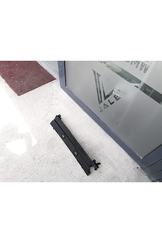 Bmw 5 Serisi Radyatör Üst Kapağı Yan Sanayi F10 -17117645650