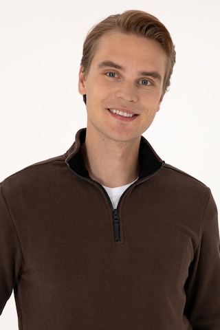U.S. Polo Assn. Erkek Regular Fit Koyu Kahverengi Polar Yarım Fermuarlı Basic Sweatshirt 50313777-VR084