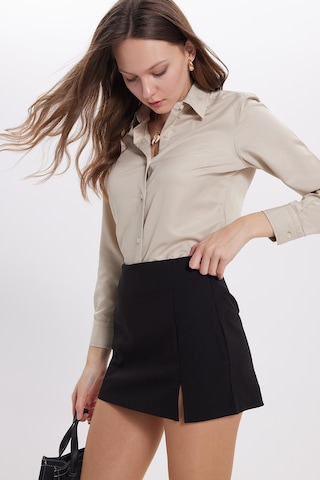 Tudors Kadın Slim Fit Dar Kesim Vücuda Oturan Uzun Kollu Açık Bej Basic Gömlek-38821 Açık Bej