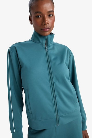 Defacto Defactofit Slim Fit Dar Kesim Dik Yaka İçi Yumuşak Tüylü Fermuarlı Hırka F3844ax25augn387 Yeşil