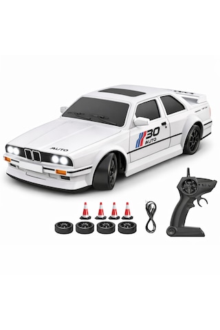 Oyuncak Bmw E30 Drift Araba 4x4 Uzaktan Kumandalı Araba 2.4ghz Şarjlı Led Işıklı 15 Km Hız Araba Beyaz