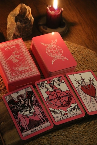 Pembe Cadı Tarot Destesi 78 Kart - Kişiye Özel İsim Baskılı Arındırma Kesesi - Demet Tütsü