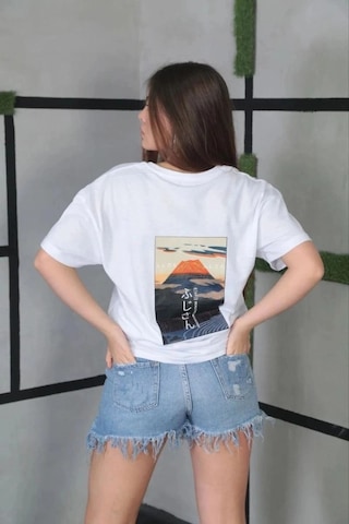 Freedom Storee Kadın Bisiklet Yaka Baskılı Kısa Kol Oversize T-shirt- Beyaz Çok Renkli