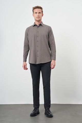 Koyu Kahverengi Uzun Kol Kareli Desen Gabardin Sert Yaka Cepsiz Pamuklu Classic Comfort Fit Gömlek 1004245166 Koyu Kahverengi
