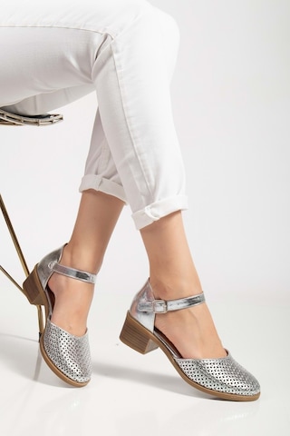 Analin Shoes Kadın Hakiki Deri Burnu Kapalı Delikli Sandalet Gümüş