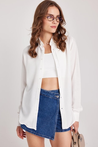 Tudors Kadın Slim Fit Düğmeli Yaka Kışlık Yün Viskon Düz Beyaz Gömlek-37880 Beyaz