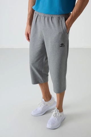 Joma Tommy Lıfe Gri Melanj Pamuklu Yumuşak Dokulu Standart Fit Nakışlı Erkek Kapri - 83102 GRİ