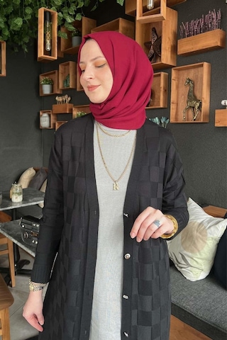 Rabia Şamlı Dama Desenli Siyah Triko Hırka Çok Renkli