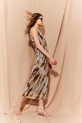 DeFacto Bodycon Vücudu Saran Batik Tül Kolsuz Maxi Elbise E8340AX25SPBN226