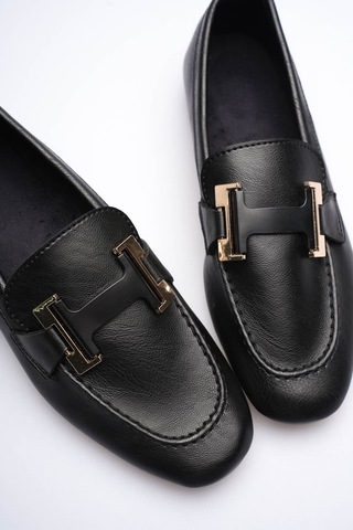 Kadın Siyah Toka Detaylı Loafer Ayakkabı - Hesnur Siyah