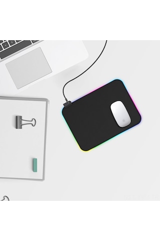 Geeksen Rgb Aydınlatmalı Kaymaz Oyuncu Mouse Pad, 14 Işık Modu, Usb Bağlantılı, 35x25cm