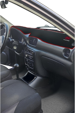 Hyundai Accent Yumurta Kasa Uyumlu Nakışlı Torpido Kaplama Koruma Halısı Örtüsü (1996-2000)