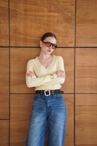 Verymoda Yakası Dantel Detaylı Bluz F2088 Sarı