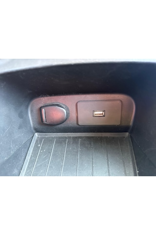 Renault Clio 4 Captur Usb Bağlantı Kapağı / Aksesuar Kapağı / Priz Kapağı 1