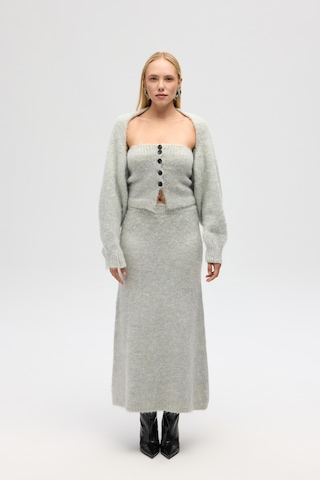 Vintera Gri Üçlü Triko Takım Gri