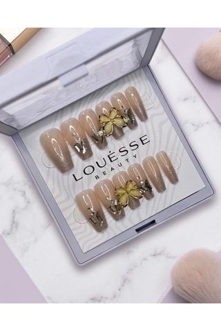 Louésse Golden Bloom Takma Tırnak 12 Li Nude Gold Çiçek Detaylı Glitter Elegant Nail