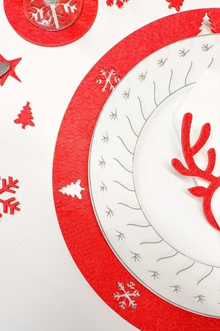 Yılbaşı Temalı Supla Seti 4 Kişilik Kırmızı Keçe, 3mm, Bardak Altlığı Ve Peçetelikli Kırmızı