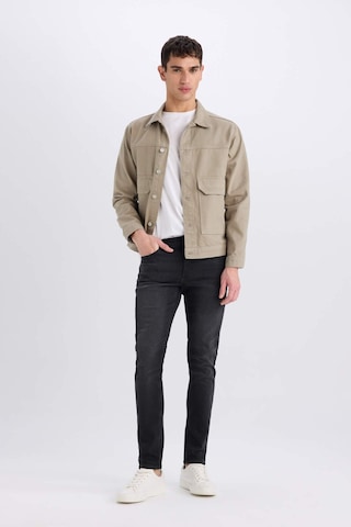 DeFacto %100 Pamuk Slim Fit Dar Kesim Düğmeli Cepli Mevsimlik Baharlık Jean Ceket B8155AX25SPKH465