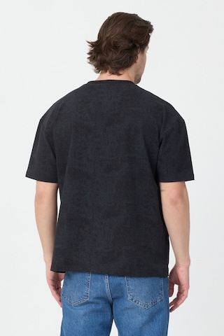 Urbantrendstore Baskılı Asit Yıkamalı Pamuklu Oversize Salaş Rahat Kalıp Günlük Özel Gün Tişört Biskilet Ve Yuvarlak Yaka Tshirt Regular Normal Kalıp Casual Terletmeyen Soft Dokulu Tarz Bayrama Özel Tişört Siyah