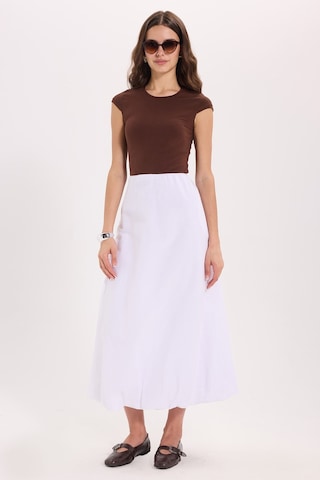 Tudors Kadın Slim Fit Dar Kesim Pamuklu Likralı Bisiklet Yaka Ay Kol Kahverengi Tişört-51124
