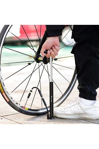 Moveevo Taşınabilir Bisiklet Pompası: 120psı, Alüminyum, Acil Durumlar İçin Pratik Çözüm