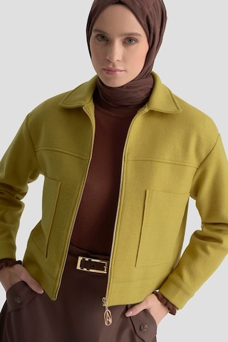 Armine Trend Boydan Fermuarlı Cep Detaylı Kısa Ceket Asit 25kt517