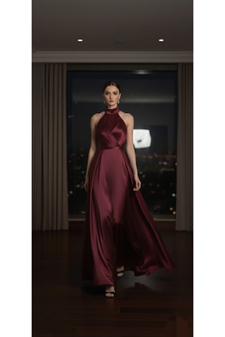 Makbuleofficial Bordo Saten Kumaştan Halter Yakalı Pile Detaylı Abiye Elbise