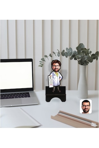 Kişiye Özel Erkek Göz Doktoru Karikatürlü Ahşap Biblo Telefon Sta