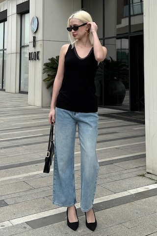 Madmext Siyah V Yaka Dantelli Kadın Bluz Mg2426