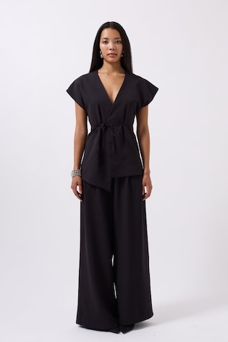 Gülsüm Aydın Bağcık Detay Yelek Siyah