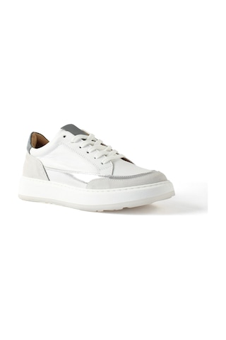 Kadın Beyaz Bağcıklı Kalın Tabanlı Deri Sneaker
