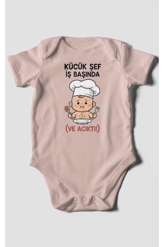 Küçük Şef İş Başında Ve Acıktı Baskılı Bebek Zıbını Çıtçıtlı Body 8 Renk %100 Pamuk Kısa Kol Pastel Pembe