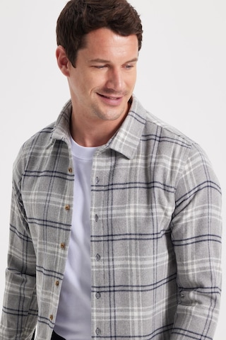 Tudors Erkek Slim Fit Dar Kesim Kareli Kışlık Oduncu Gömlek-42322 Gri