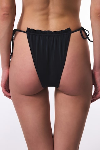 Penti Siyah Super Frill Bağlamalı Düşük Bel Bikini Altı Siyah
