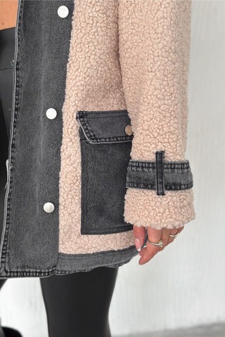 Femelle Kadın Bej Standart Beden Kruvaze Yaka Çift Cepli Düğmeli Denim Kot Detaylı Mont