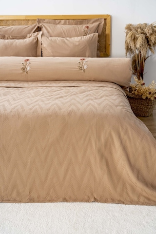 Noris Camel Çift Kişilik %100 Pamuklu Nakışlı Nevresimli Pike Takımı - 7 Parça Çeyiz Seti