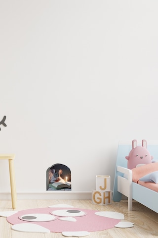 Fare Deliği Sticker Mum Işığında Kitap Okuyan Sevimli Fare