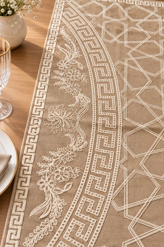 Nakışlı Geometrik Desenli Dekoratif Runner Masa Örtüsü 45x120 Cm Sütlü Kahve