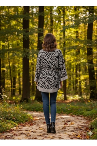 Tarzını Seç Yeni Sezon Rahat Modern Zebra Oversize Panço / Tesettür Tunik - Panço