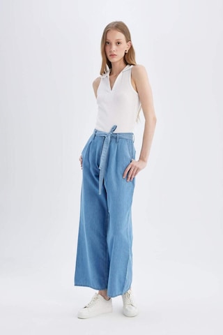 DeFacto Wide Leg Yüksek Bel Kuşaklı Geniş Paça Uzun Jean Pantolon D2433AX24SMNM85