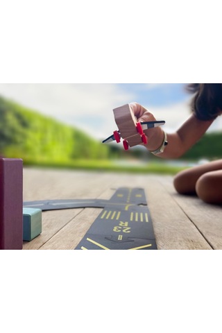 Waytoplay - Runway - 9 Parça 1 Uçak + 8 Yol