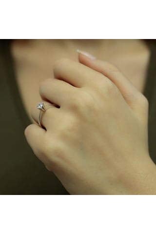 Lova F Renk 0,24 Karat Pırlanta Tektaş Yüzük - 1040047