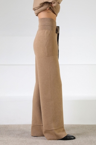 Ferraro Camel Beli Kuşaklı Cepli Kaşmirli Kadın Triko Pantolon Camel
