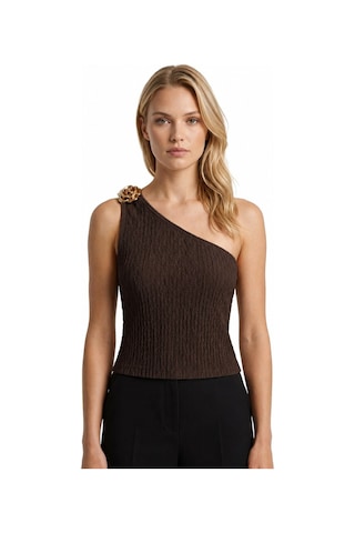Cottonhıll Premium - Tide Collection Kahverengi Tek Omuz Çiçek Aksesuarlı Bürümcük Dokulu Kadın Crop Bluz