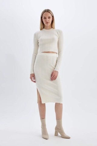 Defacto Coool Slim Fit Dar Kesim Basic Düz Yırtmaçlı Triko Midi Etek A2058AX24AUBG303 Bej