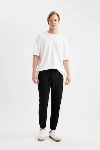 Defacto - Regular Fit Beli Bağcıklı Cepli Paçası Lastikli Şardonlu Basic Düz Jogger Eşofman Altı E6326AX25AU Siyah