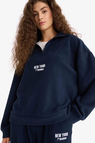 Defacto Oversize Geniş Kalıp Dik Yaka Fermuarlı Baskılı Polar Sweatshirt Y2649az25wnnv146 Lacivert