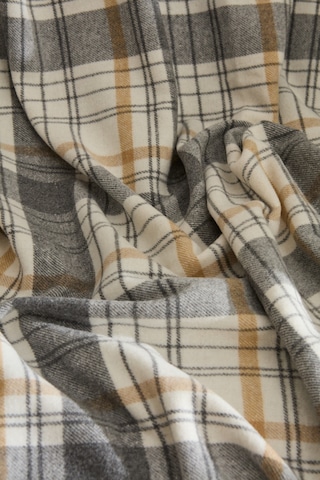 Karaca Home Flanel Throw Tv Battaniyesi Bej Siyah