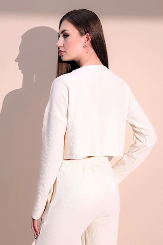 Kadın Ekru Uzun Kol Kendinden Dokulu Cepli Crop Sweatshirt, Salaş Kesim Bluz Ekru