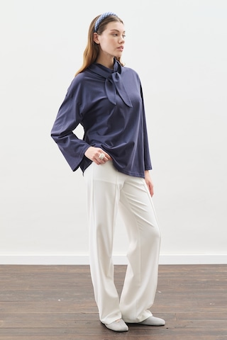 Yüksek Yaka Bağlamalı Bluz Lacivert Lacivert